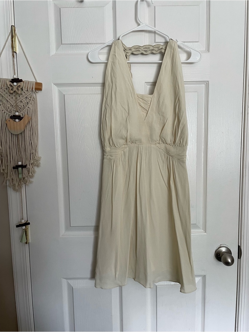 intropia Womens size 4 V-Neck Cream Summer Dress